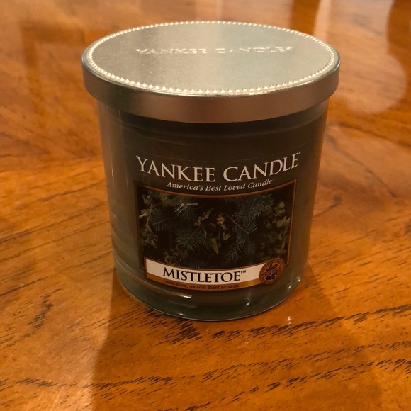 Sold Yankee Candle Mistletoe small tumbler. NWT!